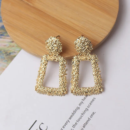 Gold Color Metal Drop Earrings Irregular Hollow Heart Pendants Earrings Twisted Geometric Personality Earrings for Women