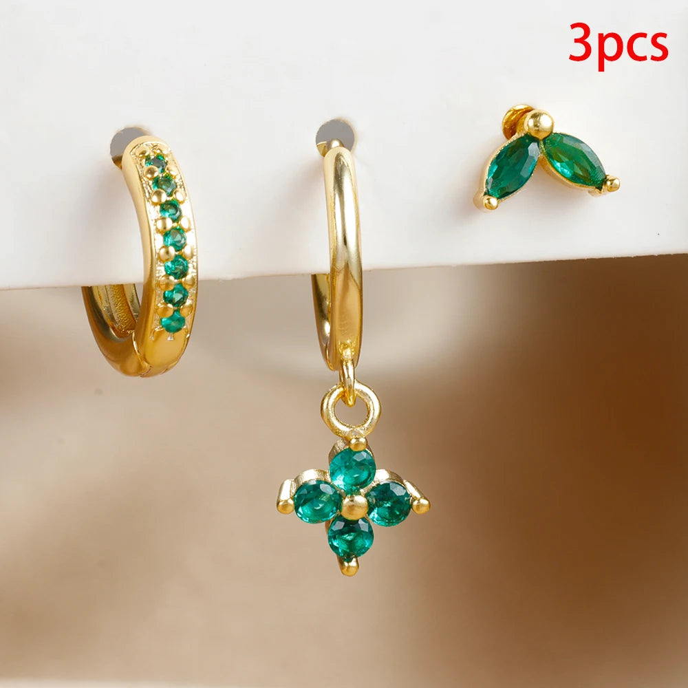 Lot de 3 Boucles d'oreilles pendantes en Zircon Vert   
Piercing pour cartilage ou lobe  
Acier inoxydable de haute qualité (hypoallergénique et résistant à la corrosion)  
Zircon vert étincelant pour un effet élégant et raffiné  
Moderne.