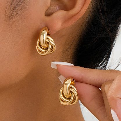 Boucles d’oreilles créoles épaisses en acier inoxydable - Élégance géométrique et tendance
Découvrez ces boucles d’oreilles créoles épaisses en acier inoxydable, un accessoire intemporel qui allie élégance et modernité.