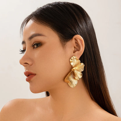 KunJoe Elegant Ginkgo Leaves Half Flower Stud Earrings for Women Design Sense Gold Color Petals Piercing Earrings Ladies Jewelry